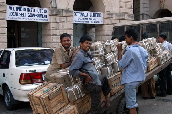 Package delivery cart on break