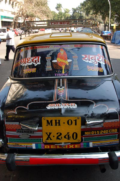 Mumbai taxi with Maharashtra state plates