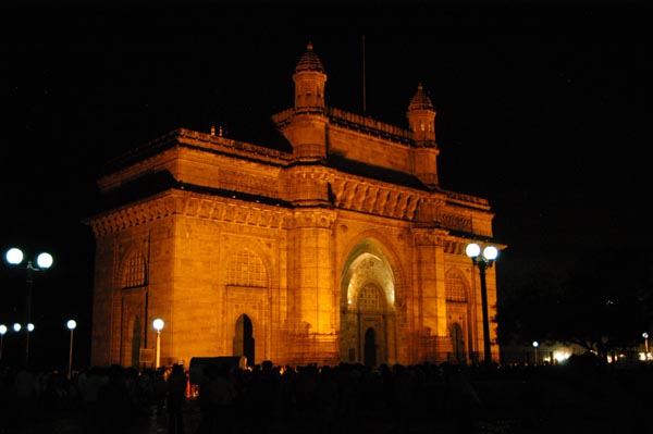 Back at the Gateway of India, illuminated at night