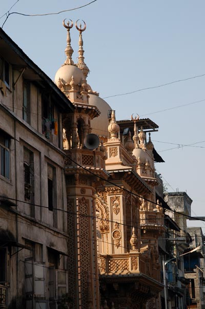 Mosque on Nagdevi Street near Crawford Market, Mumbai