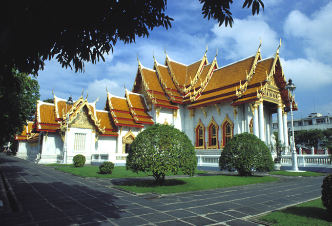   Exterior of Wat Benjamobophit.