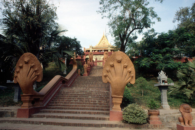  Wat Phnom