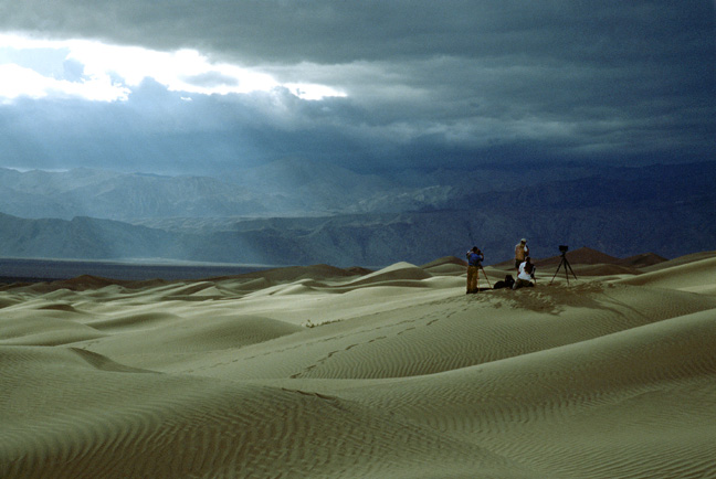  Photographers on the dunes