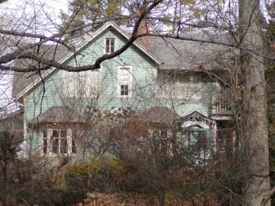 House at 52 Oak Tree Rd
