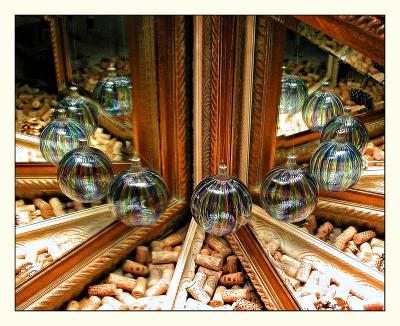 DSCN5240mirrorballs2_web.jpg