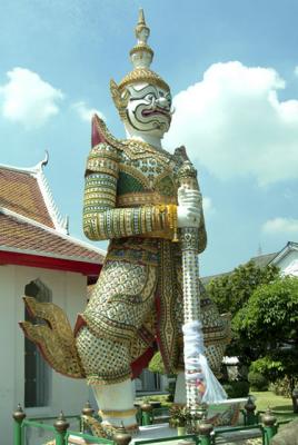 Thailand-Bangkok-Wat Arun - Protector