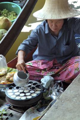 Thailand-Ratchaburi-Cake preparation skill