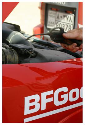 After each run, compressed air is used to blast away the fine sand