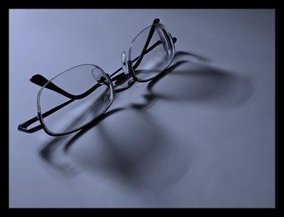 My world is thru a frame (*)