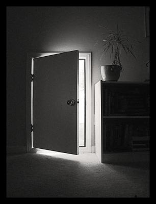 #8 Behind the door (*)