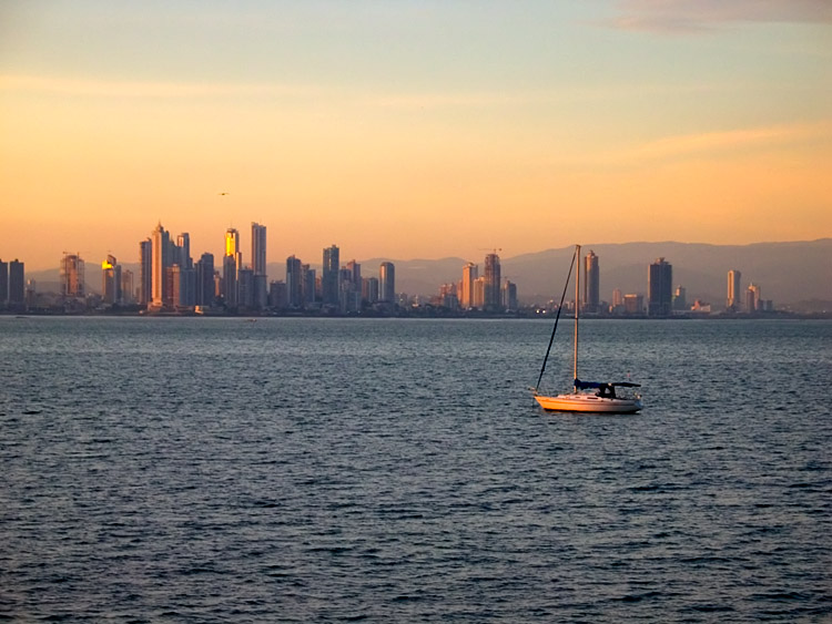 <b>Panama Cityscape *</b>