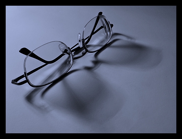My world is thru a frame (*)