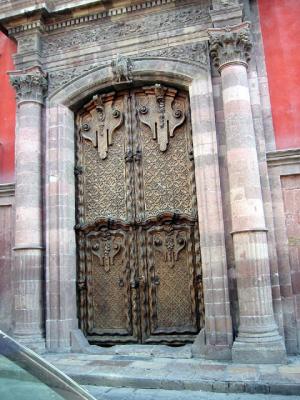 Door of former mansion of Canal family