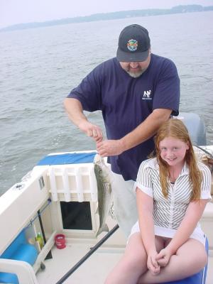 8/19/04 - I don't want to touch this fish!