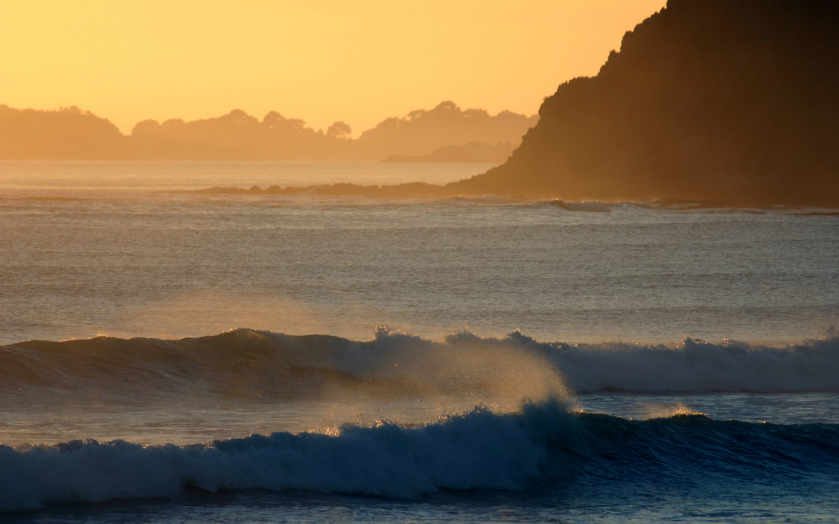 pauanui beach at sunrise