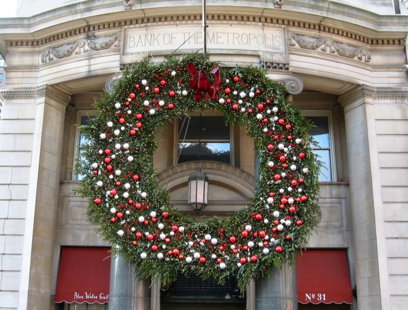 Union Square - Bank of the Metropolis Wreath at the Blue Water Grill