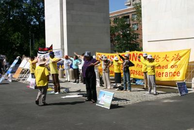 Falun Gong Meditators