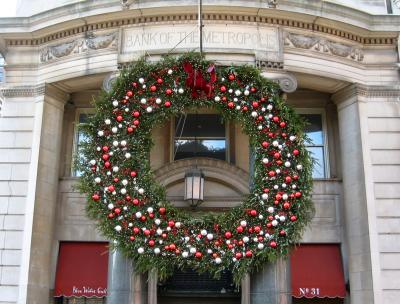 Union Square - Bank of the Metropolis Wreath at the Blue Water Grill