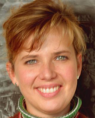 u8/jbull/medium/32891738.Julieslighthairextra.jpg