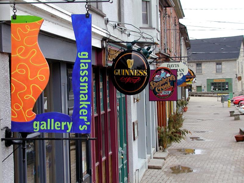 Tourist area Elora (Olympus C-2100)