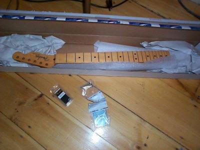 I got a Fender 50's MIM neck on ebay (this saved a lot of work)