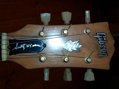 Scotty Moore autographed Truss cover