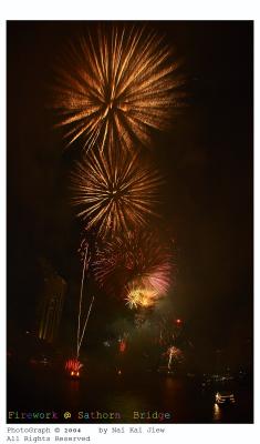 u8/kaijiew/medium/37256998.Firework_032SathornBridgecopy.jpg
