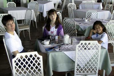 Cindy, Anna and Molly at Breakfast (15210)
