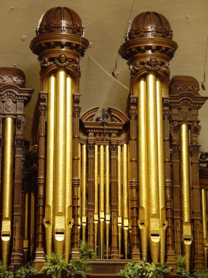 Tabernacle Organ.JPG