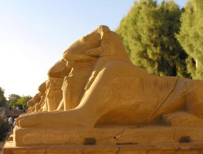 Karnak Entrance3.jpg