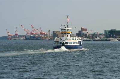 u8/maggs/medium/32884314.ferry.jpg