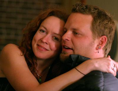 ali_sean_hug01.jpg