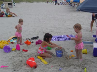 All of the girls digging (Rory in the back)