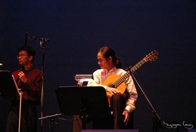 u8/nguyenlang/medium/37272244.DSC_0214guitaristcopy.jpg