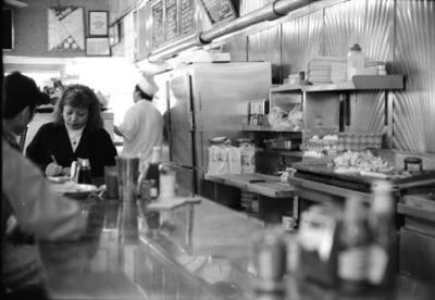 u8/photos75/medium/32853390.Diner03.jpg