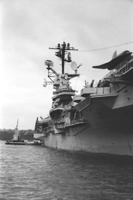 02/2001 USS Intrepide