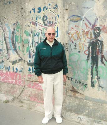 Bob Searl - At remains of the Berlin Wall June 2004