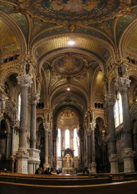 ForviereInterior-3vert_crop.jpg