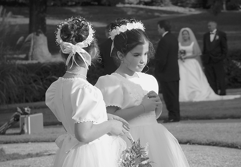 <b>DayDreamin Flower Girl</b><br><i><font size=1> photographed by </font >ZipperZ</i></font></p>