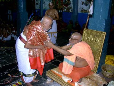 Swamy honouring koil vidwan Sri narasimhAchar swamy