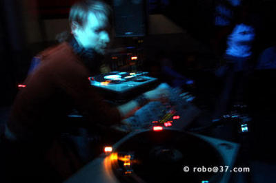 166-6665_CRW.jpg