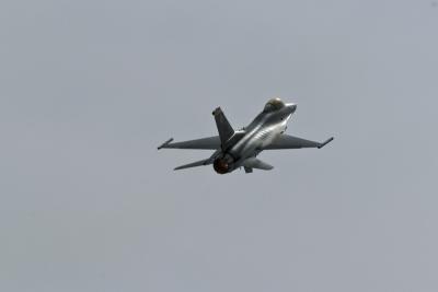 F-16 vapor