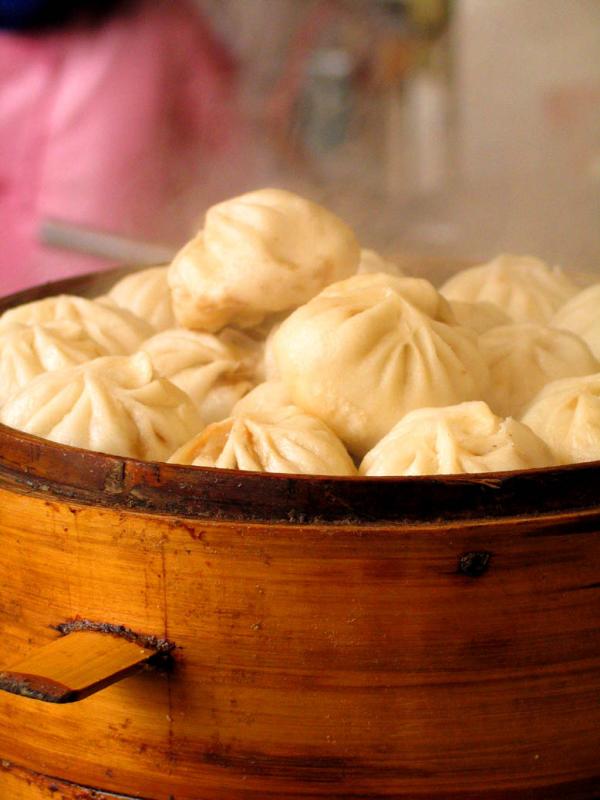 Steaming dumplings