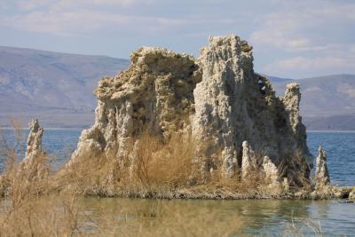 Wandering amongst the tufas by kayak