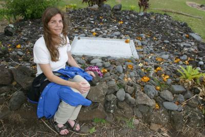 Cynthia at Lindbergh's grave