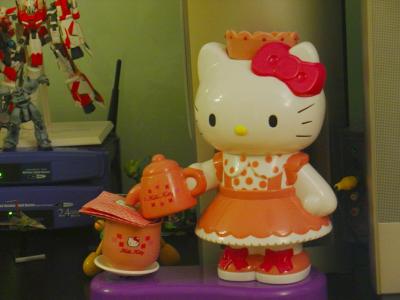 Hello Kitty Tea Pot (8-12-2004)