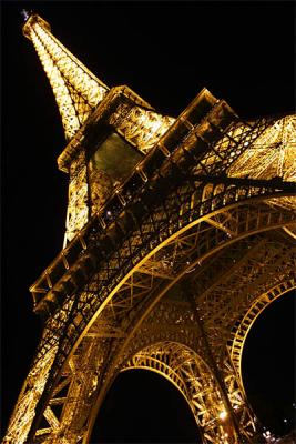 Night at Eifel tower