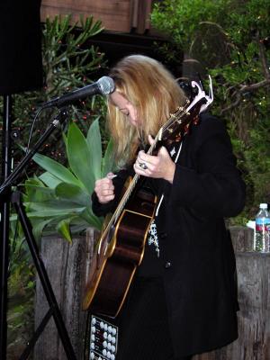 Folk Singer / Song Writer Kerry Ketz