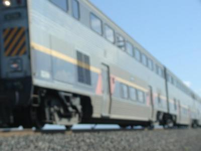 0P4066821_BlurryTrain.jpg