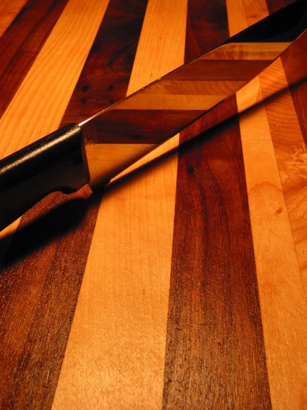 Knife<BR><B>TIE FOR FIRST PLACE</B>